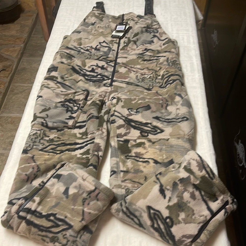 Under Armour Set Rut Barren Camo bibs and coat